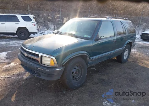 1996 Chevrolet Blazer from USA, damaged, VIN 1GNDT13W0T2114529